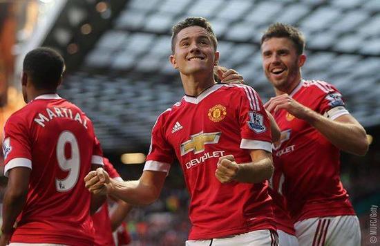 的表现不仅 的表现不仅