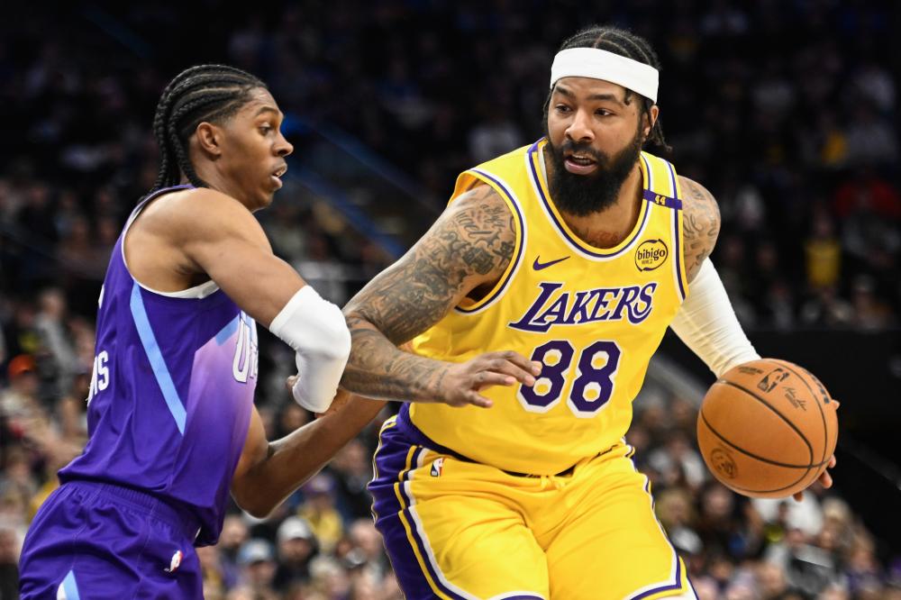 仅拉近了她 仅拉近了她