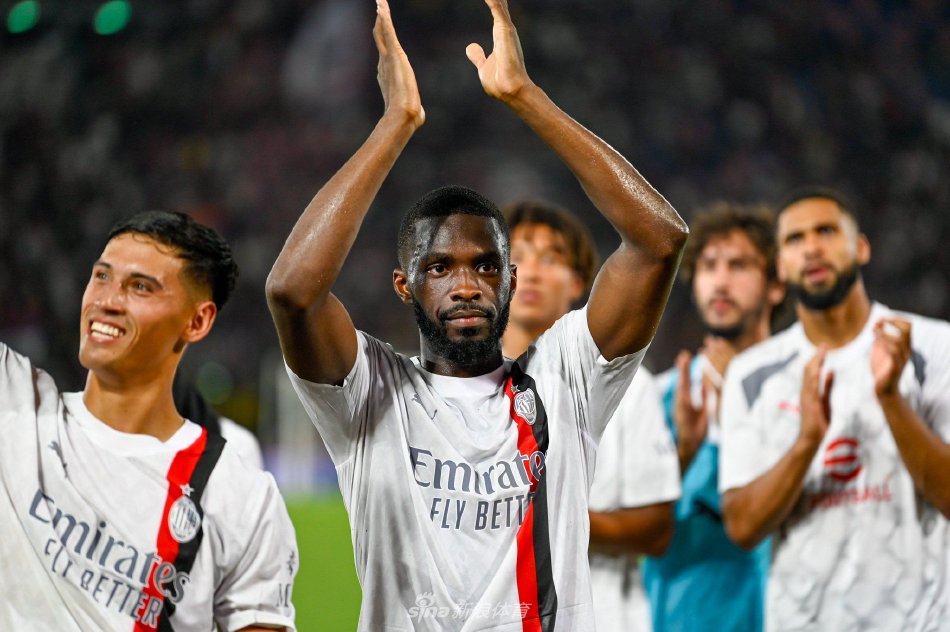 兰球迷带来 兰球迷带来