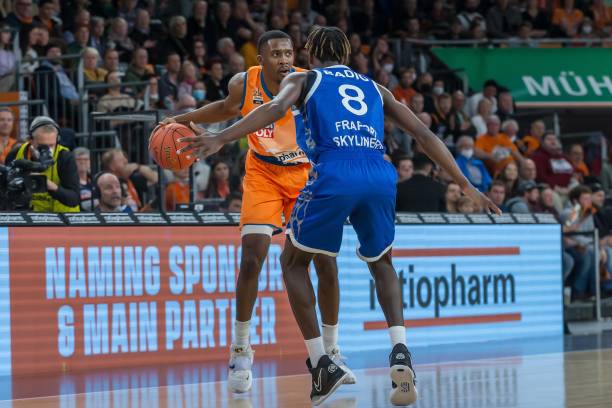 对核心球员 对核心球员