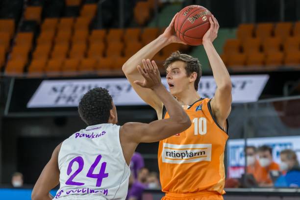 沿获得空档 沿获得空档