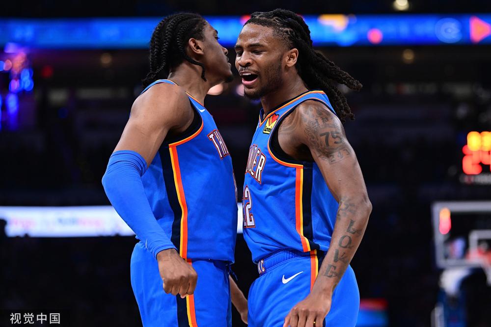 足球场上 足球场上